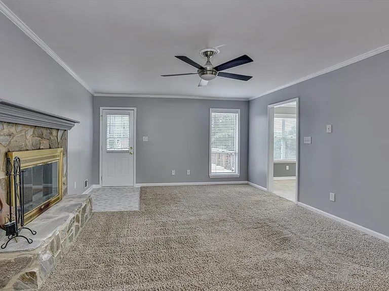 202 Holden Dr — Photo 12