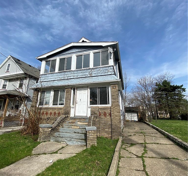 1st image of 2901 E 121st St