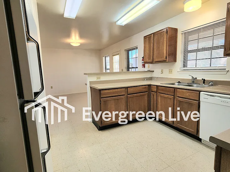 224 Raven Dr — Photo 10
