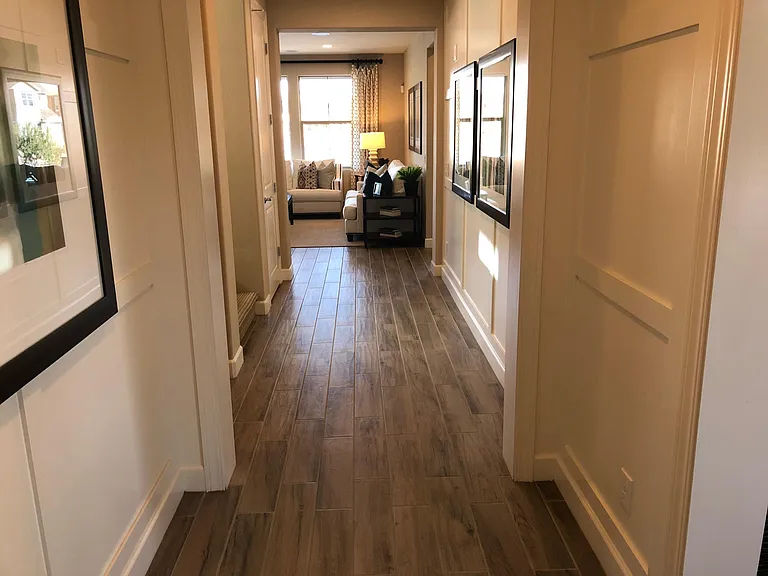 949 W Angel Dr — Photo 2