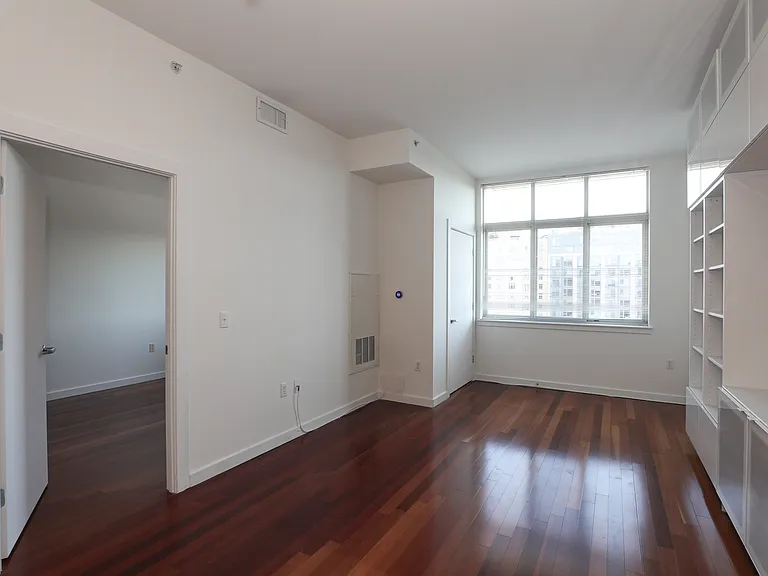1000 New Jersey Ave SE #1017 — Photo 4