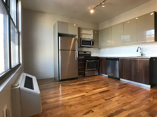 Rented by City Vista Inc | media 33