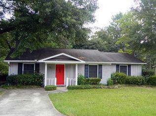 906 Kensington Dr, Mobile, AL 36608