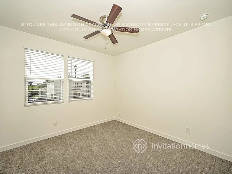 208 E Millbrook Dr — Photo 16