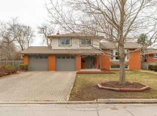 15 Hickory St, Guelph, ON N1G 2X2