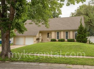 8414 W 98th St, Overland Park, KS 66212