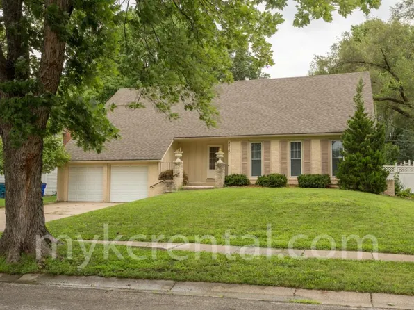 8414 W 98th St, Overland Park, KS 66212