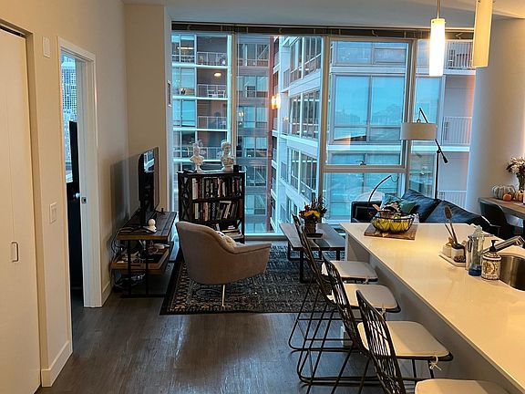 2nd image of 600 S Clark St #1705