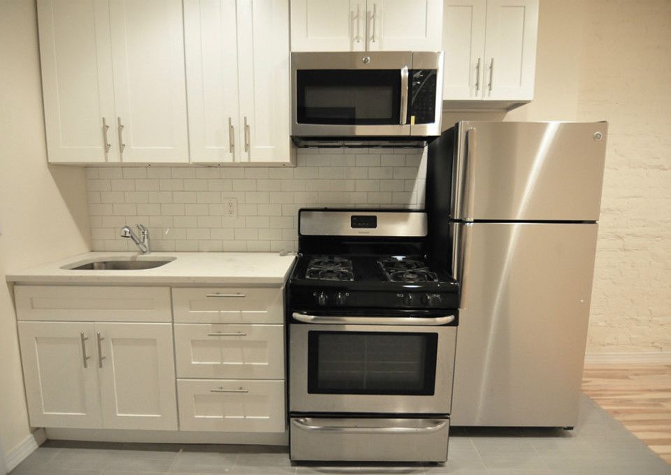 1st image of 94 Saint Marks Pl APT 2