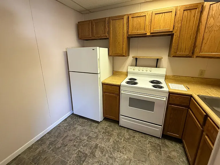 Coventry Apartments — Photo 1