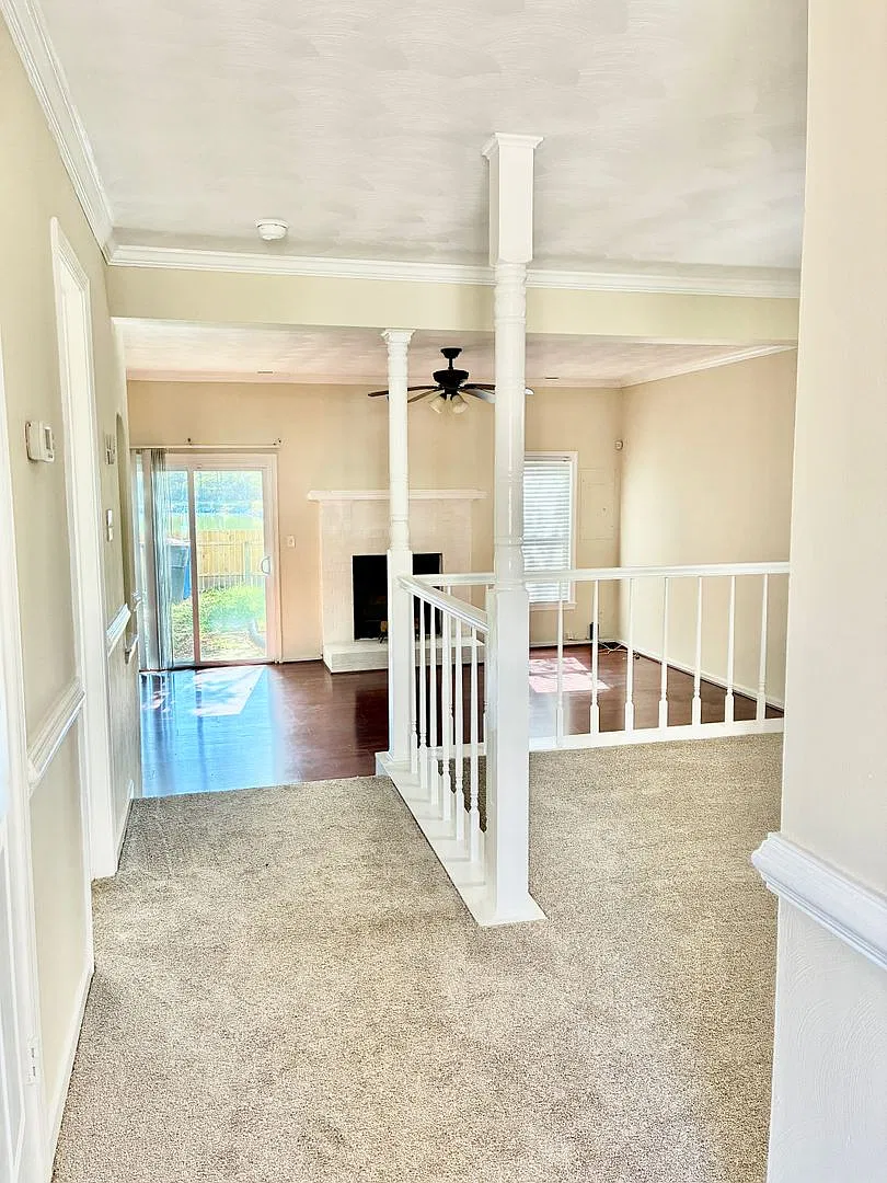 Updated Townhouse — Photo 4