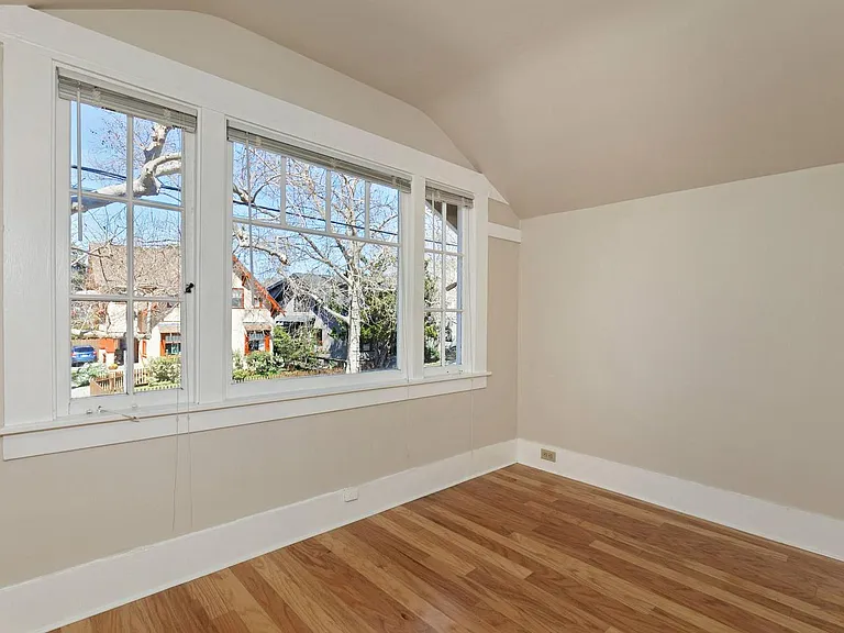 5807 Lawton Ave #UPPER — Photo 16