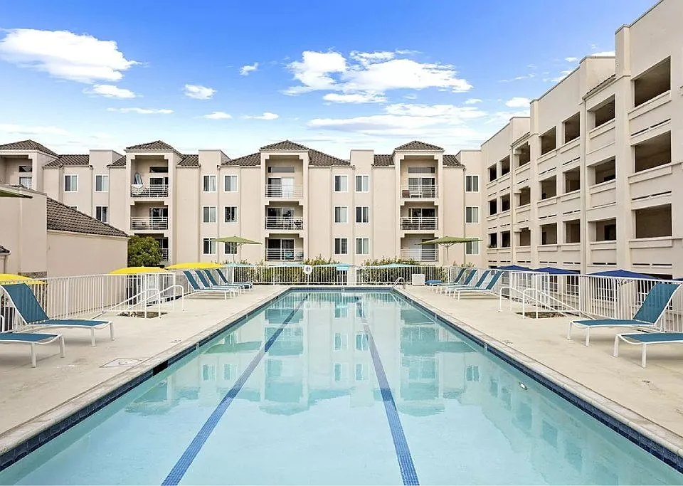 La Regencia Apartments