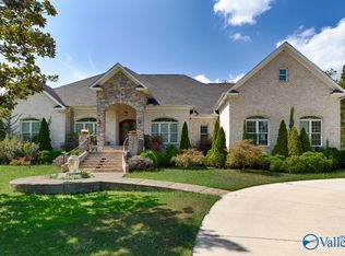 913 Sommerset Rd SE, Huntsville, AL 35803