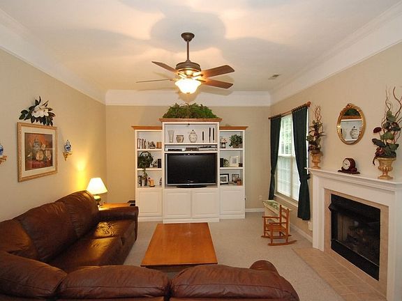 Spacious Family Room