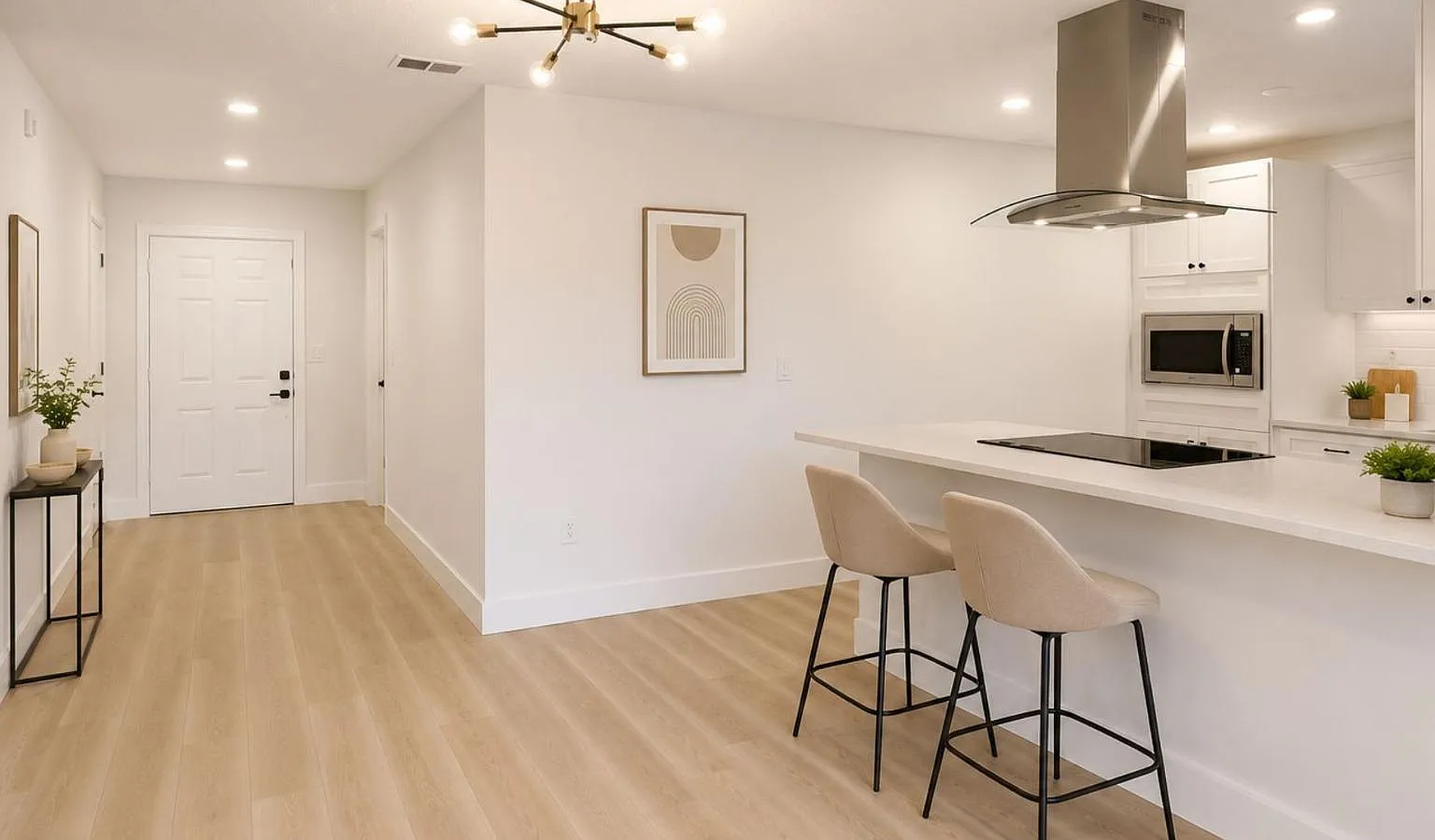 4 bed, 2.0 bath, 1600 sqft, $1,183 — Photo 3