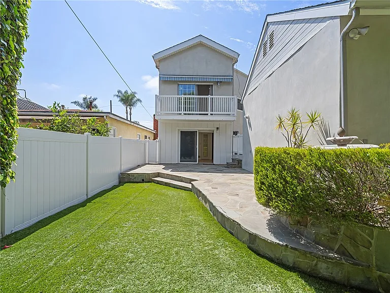 3204 Walnut Ave — Photo 5