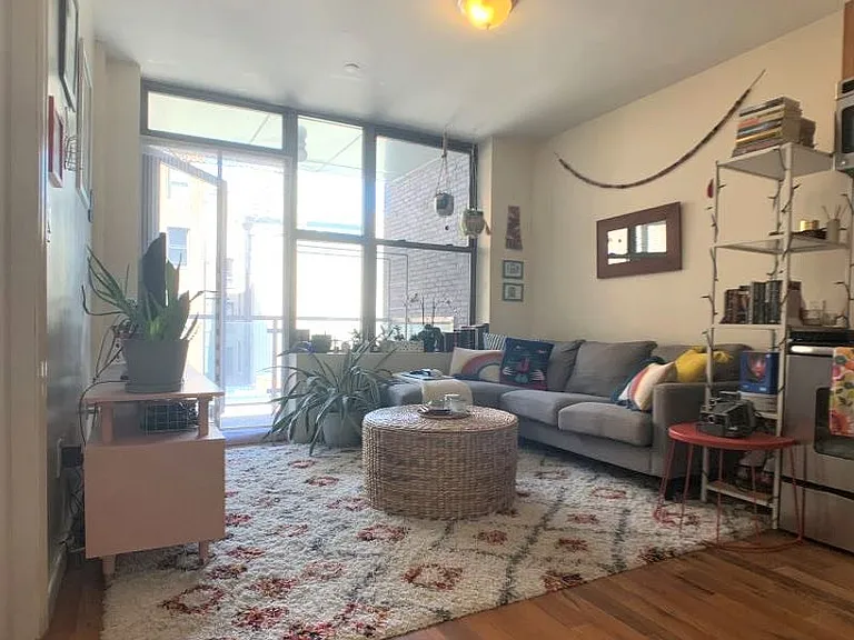 73 Pineapple St #2R — Photo 2
