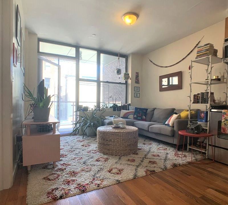 1st image of 73 Pineapple St APT 3R
