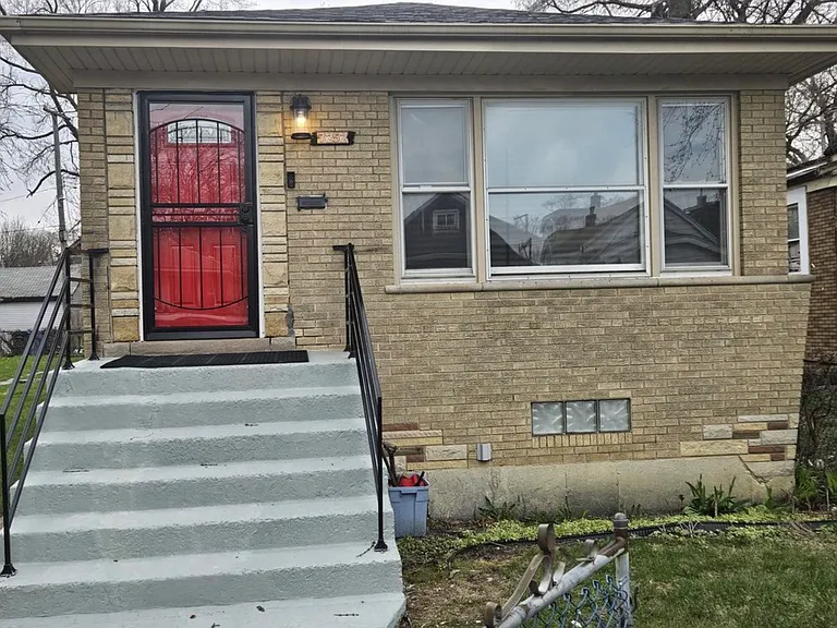 7252 S Hermitage Ave — Photo 1