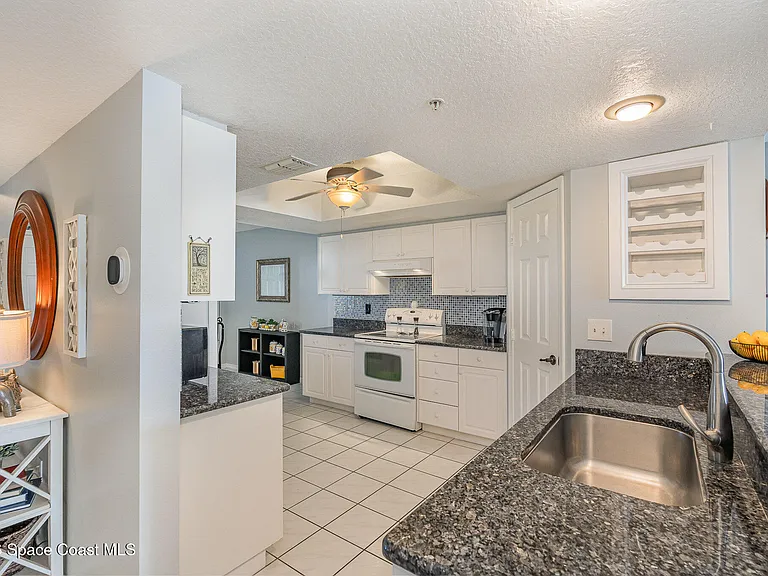 601 Shorewood Dr #G405 — Photo 9