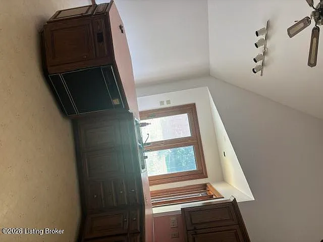 16510 Bradbe Rd — Photo 9