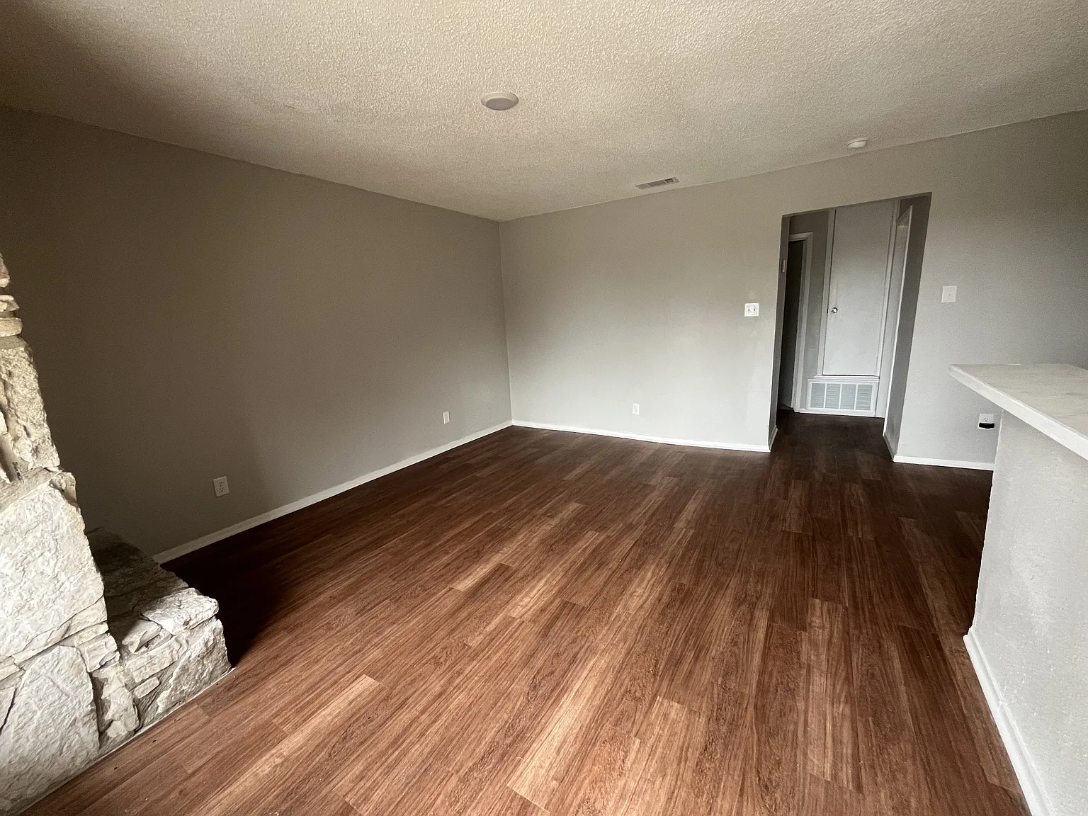 817 Bracewood Circle - B — Photo 1