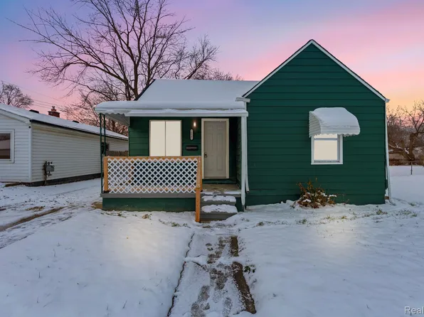 26045 Clancy St, Roseville, MI 48066