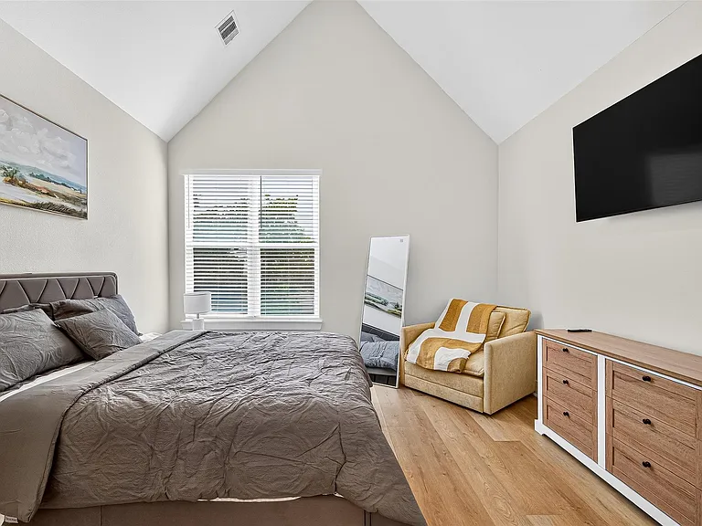 3315 Daphne St — Photo 36