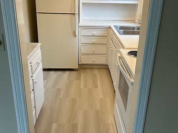 4th image of 142 N 75th St #2