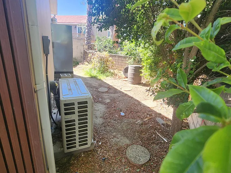 9807 Peach Ave — Photo 12