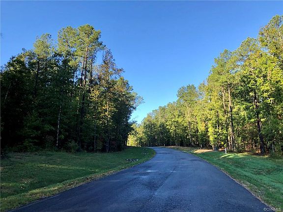 3rd image of 935 Fawn Haven Dr