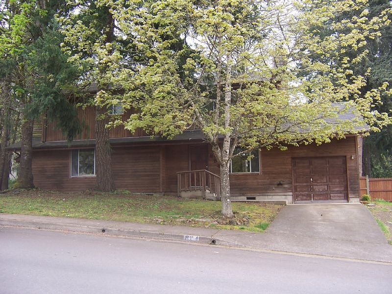 2nd image of 884 S 69th St