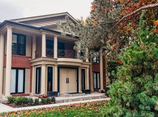 7 Shady Oaks Cres, Toronto, ON M3C2L4