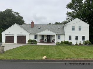 14 Limerock Rd, Smithfield, RI 02917