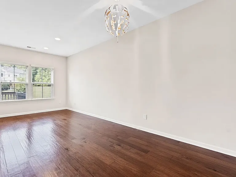 511 Pemberwich Pl — Photo 4