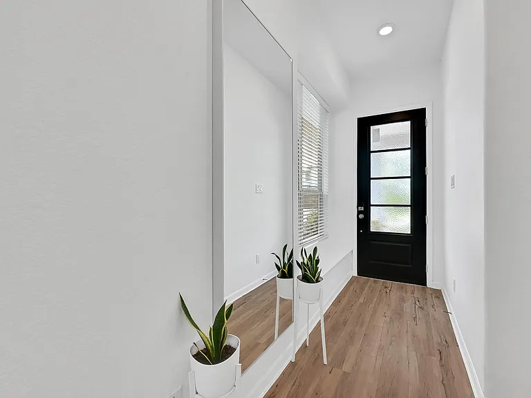 4027 Balboa Dr — Photo 3