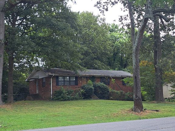 3rd image of 3016 Oakland Dr NW
