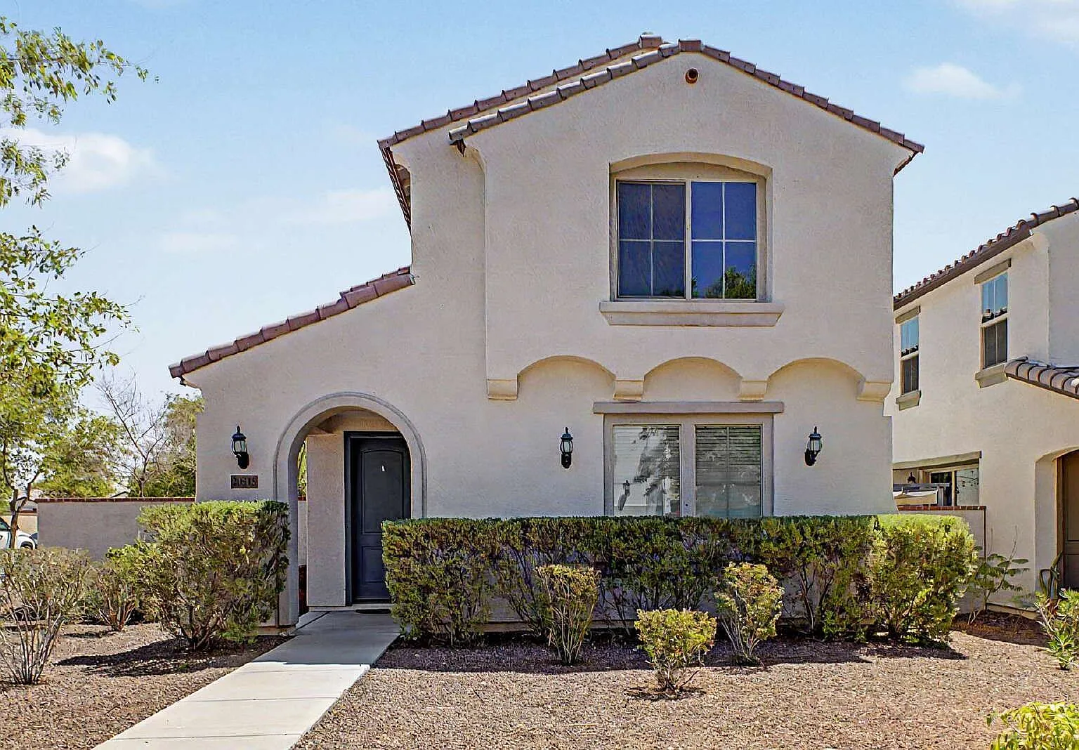 4 bed, 3.0 bath, 2514 sqft, $2,495 — Photo 2