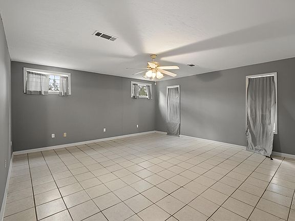 4th image of 406 Earl Perkins Rd