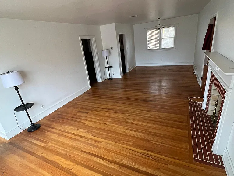 102 Gloucester St — Photo 3