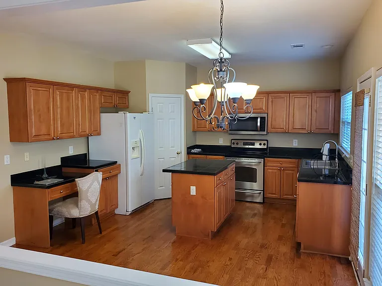 9708 Northfork Dr — Photo 11