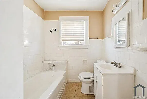 2076 Collingwood St — Photo 19