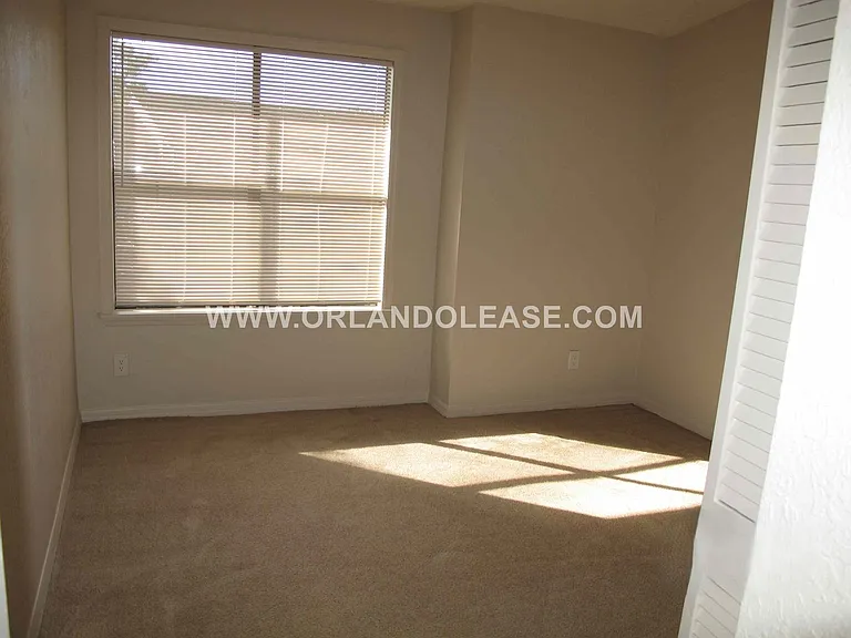 2918 Antique Oaks Cir #26 — Photo 8