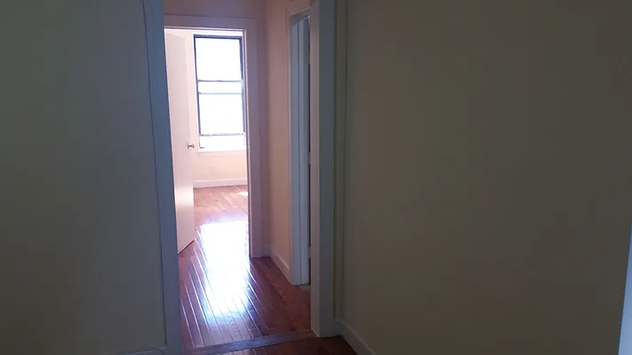 Rented by Max & Associates Realty Corp | media 8