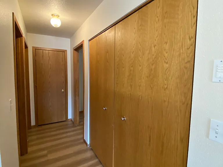 905 SE Stratford Ct — Photo 11