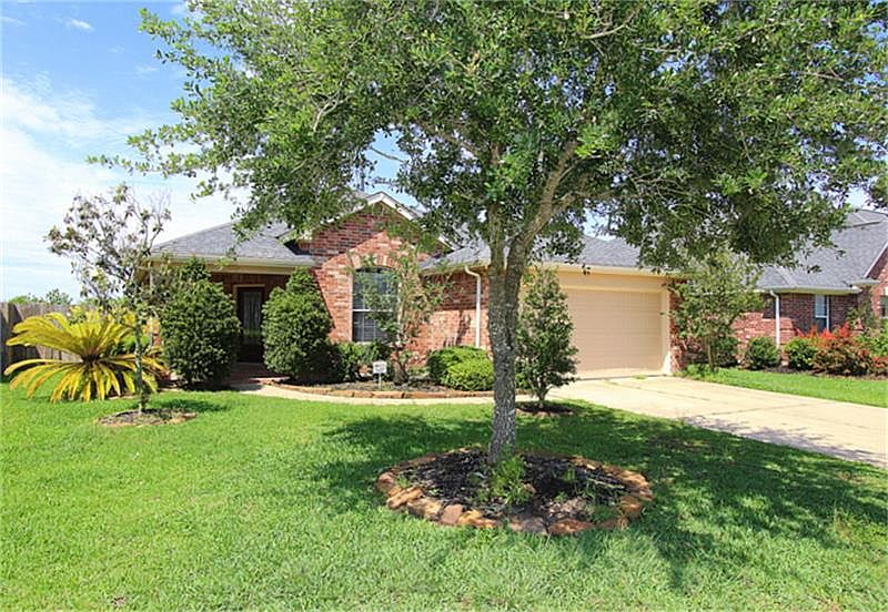 1st image of 7607 Lakeside Manor Ln
