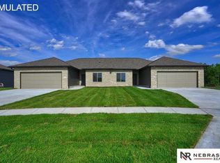 3739 Twin Creek Rd, Lincoln, NE 68516