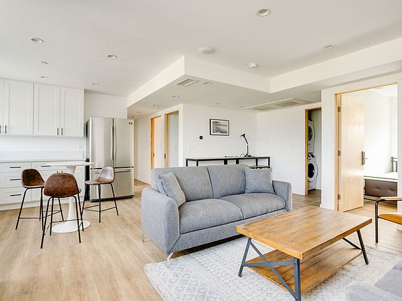 3rd image of 1620 W 35th Pl #1620RM103