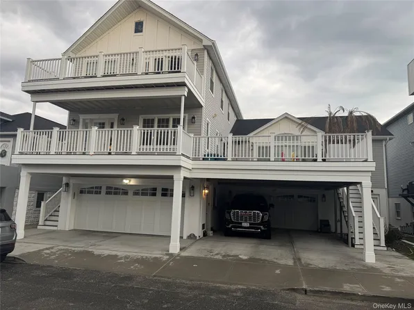 102 Florida St, Long Beach, NY 11561